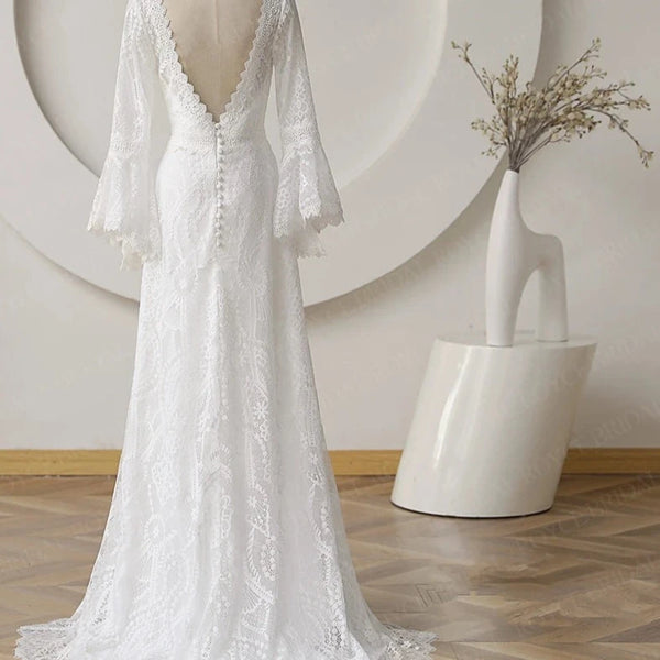 Vintage Bohemian Lace Wedding Dress with Flare Sleeves and Scoop Neckline