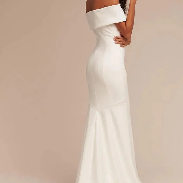 Elegant V-Neck Satin Sheath Wedding Dress with Lace Back and Side Slit - Court Train Bridal Gown