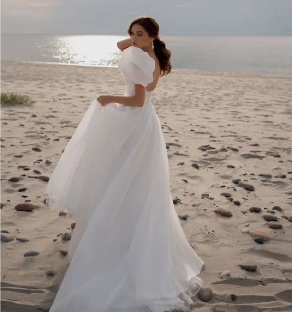 Elegant A-Line Organza Wedding Dress with Square Neckline and Puff Sleeves