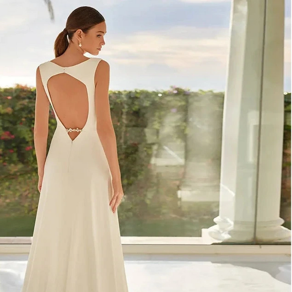 Minimalist O-Neck Jersey Wedding Dress with Open Back – Sleeveless A-Line Bridal Gown with Sweep Train