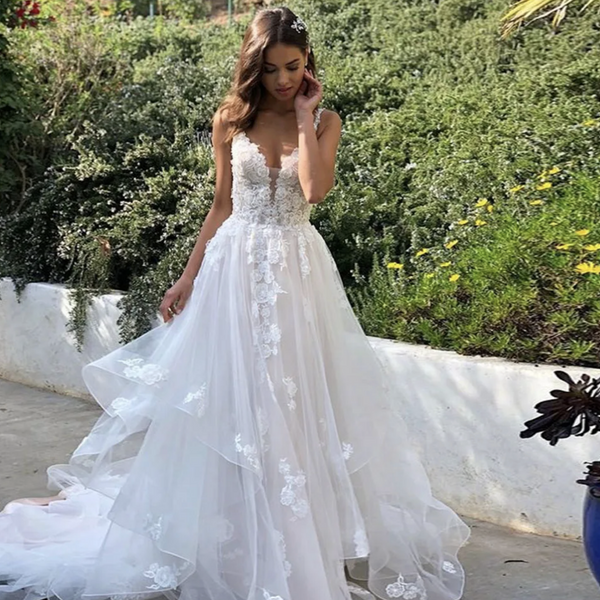 Flowy Bohemian Tulle Wedding Dress with Sweetheart Neckline