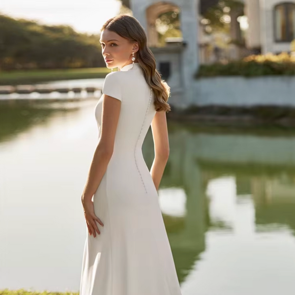 Minimalist Stretch Mermaid Wedding Dress – Deep V-Neck, Side Slit, Short Sleeves, Sweep Train Bridal Gown